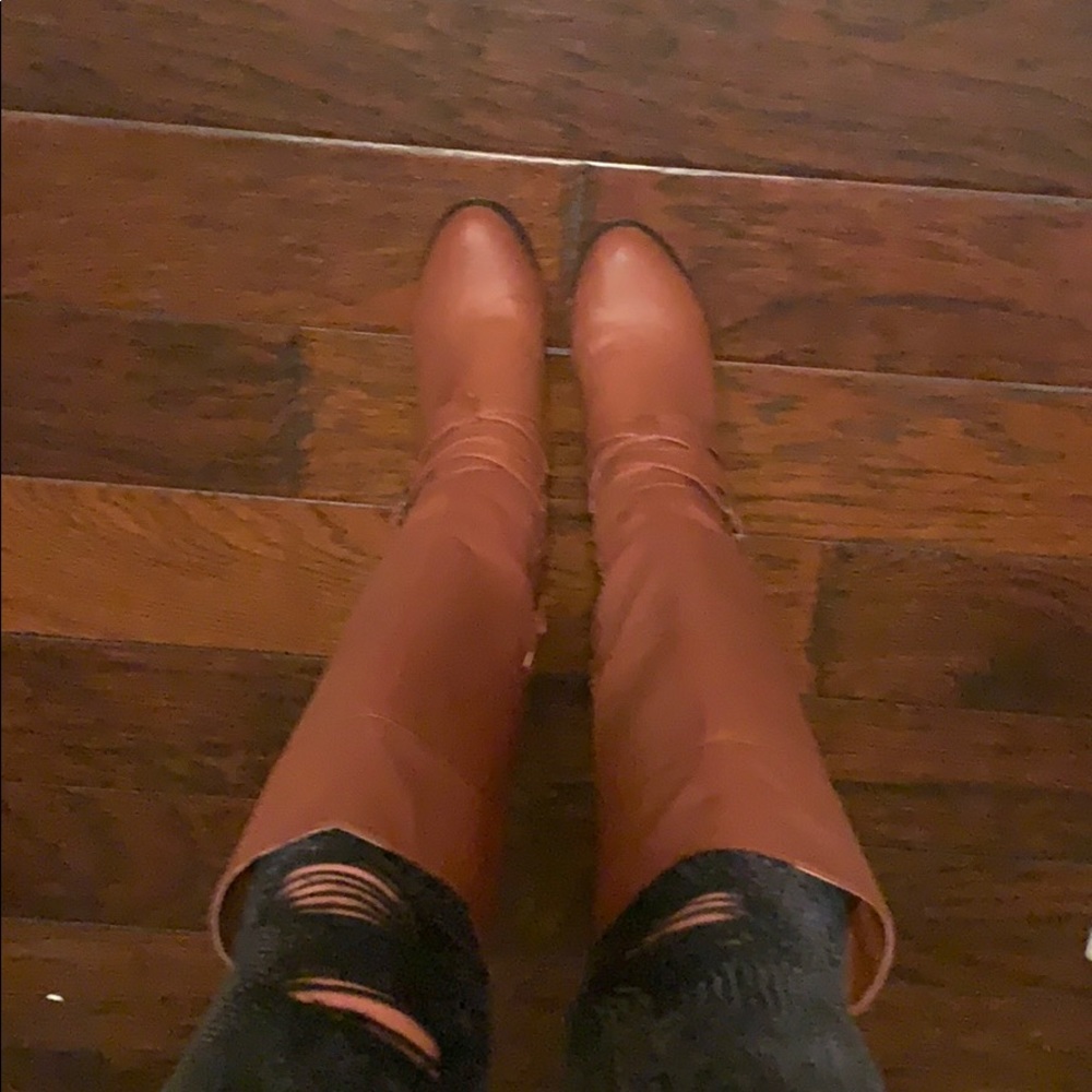Heeled boots .. like new